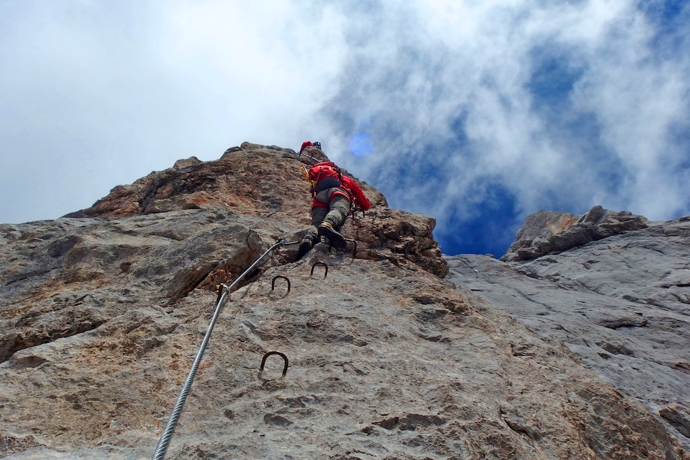 Hobby Klettersteiggehen: in Schwierigkeitsgrad A,B,C leicht gegen Berufsunfähigkeit versicherbar.