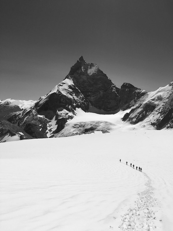 Hochtour über den Matterhorn-Gletscher — das bereitet Probleme bei der BU-Versicherung.